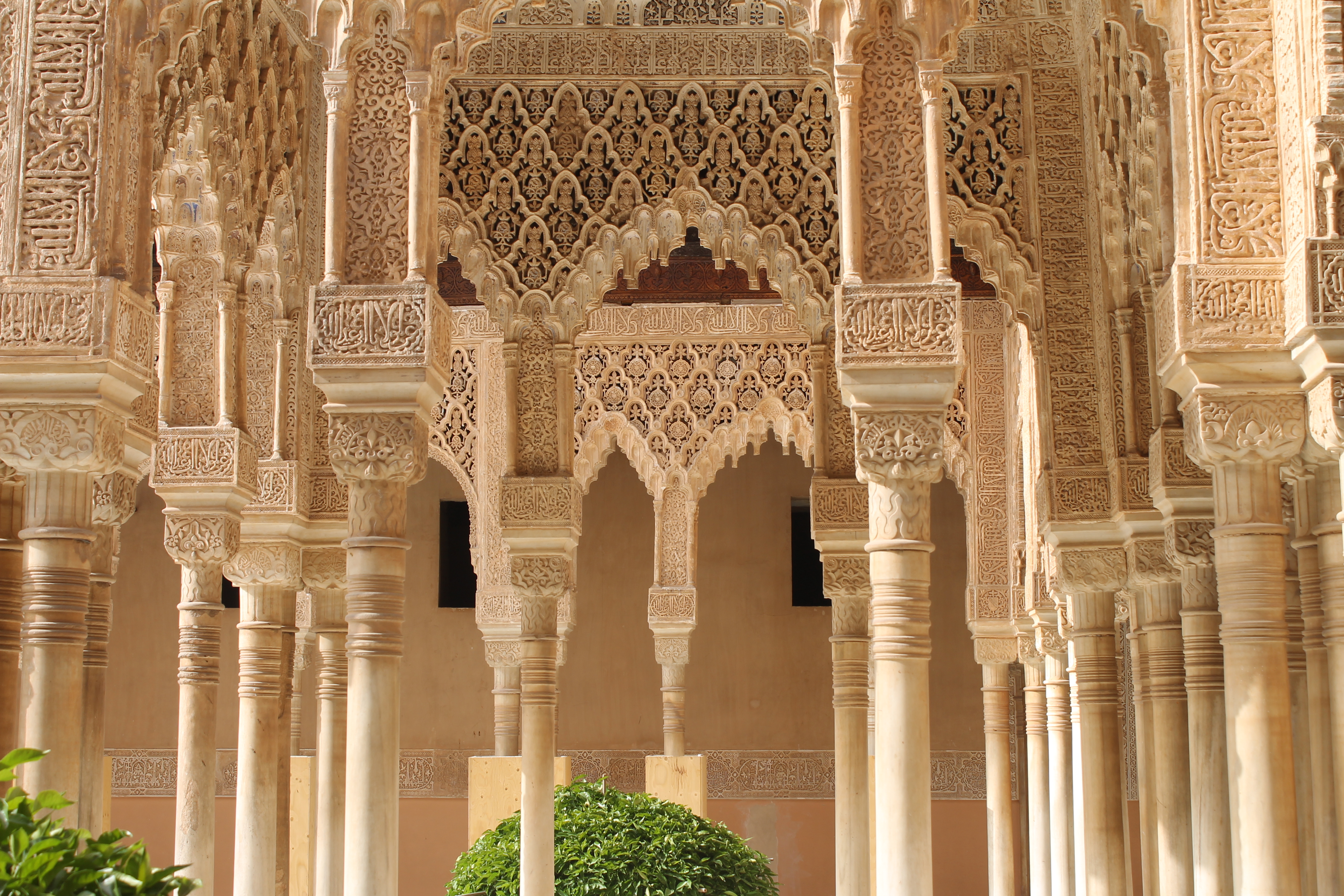 Alhambra, Lions court