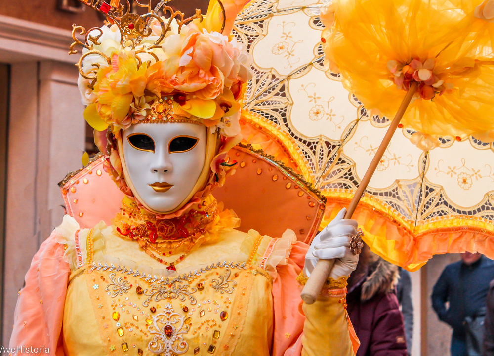 Carnavalul din Venetia, masca bauta