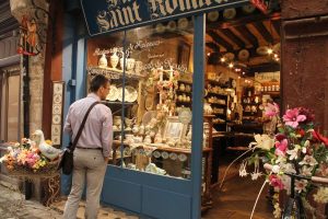 Magazin de faianta, Rouen