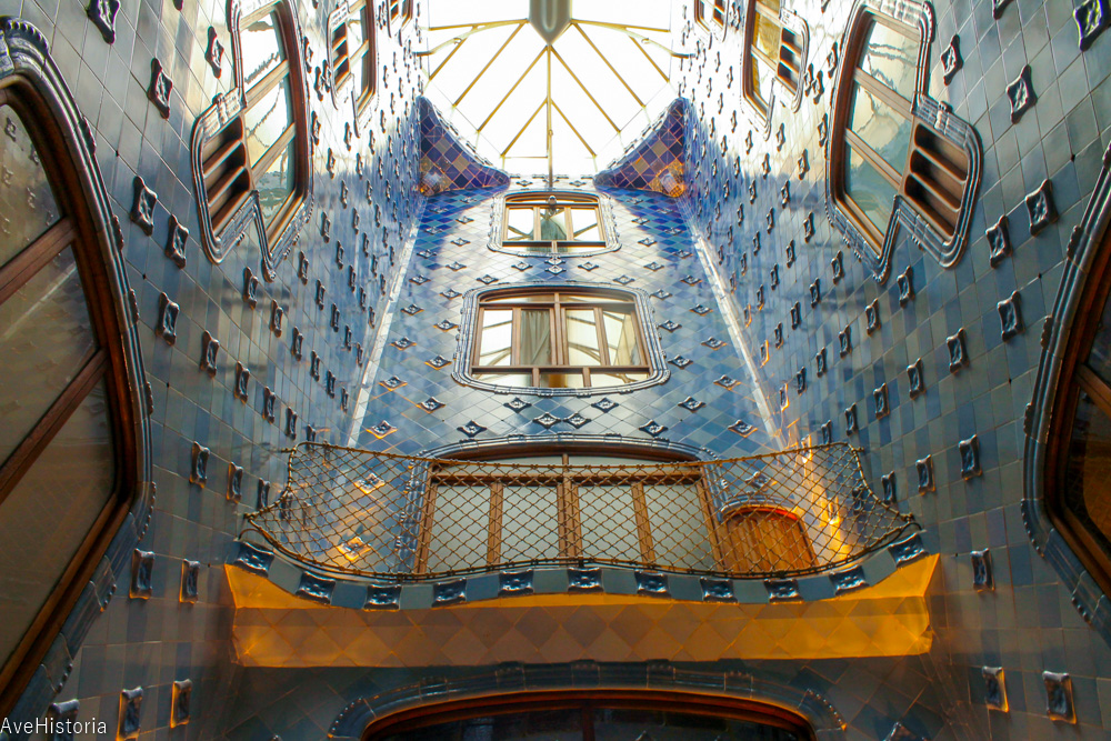 Casa Batllo, interior, atrium, Barcelona